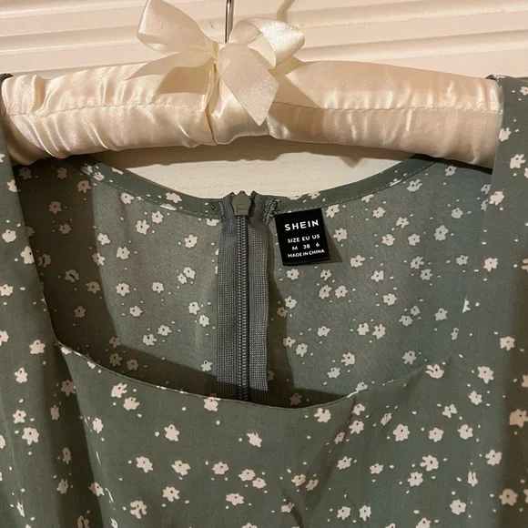 SHEIN floral square neck dress - Picture 4 of 4